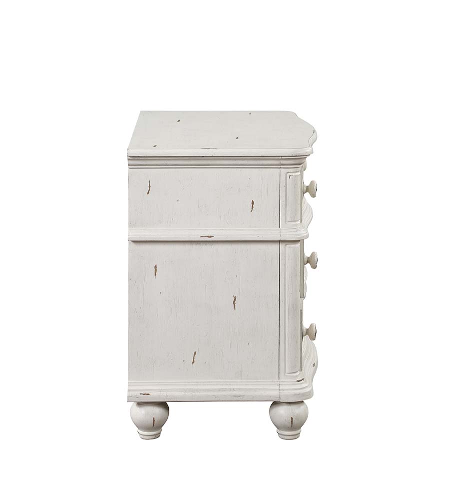 Jaqueline Nightstand