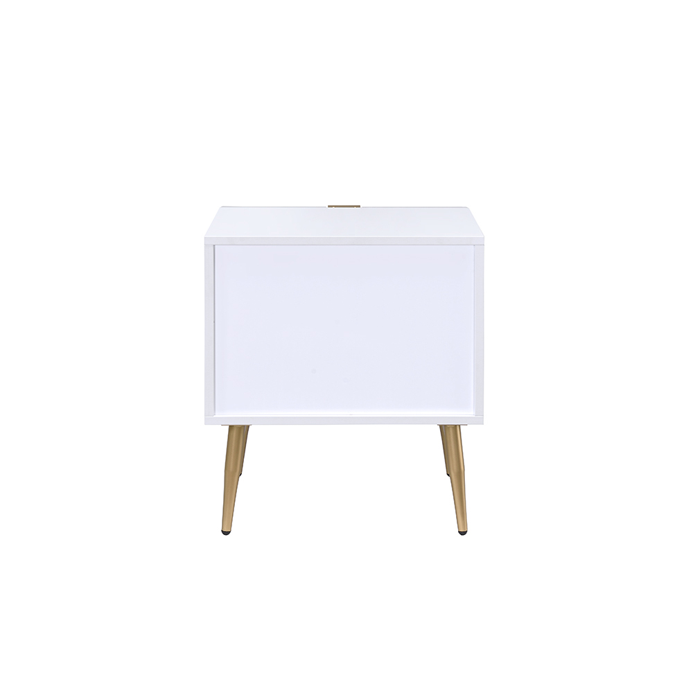 Maisey II Nightstand